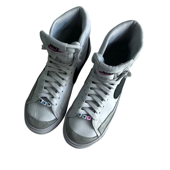 Nike Blazer Mid '77 Youth Size 3.5 Sneakers - Great Condition! - Picture 2 of 8